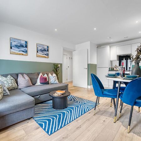 1 Bedroom Ocean Village Luxurious, Stylish & Cosy Apartment, Central Location In Southampton, Sleeps 4 - Summer Special Offer! - By Blue Puffin Stays ภายนอก รูปภาพ