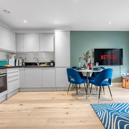 1 Bedroom Ocean Village Luxurious, Stylish & Cosy Apartment, Central Location In Southampton, Sleeps 4 - Summer Special Offer! - By Blue Puffin Stays ภายนอก รูปภาพ