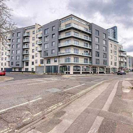 1 Bedroom Ocean Village Luxurious, Stylish & Cosy Apartment, Central Location In Southampton, Sleeps 4 - Summer Special Offer! - By Blue Puffin Stays ภายนอก รูปภาพ