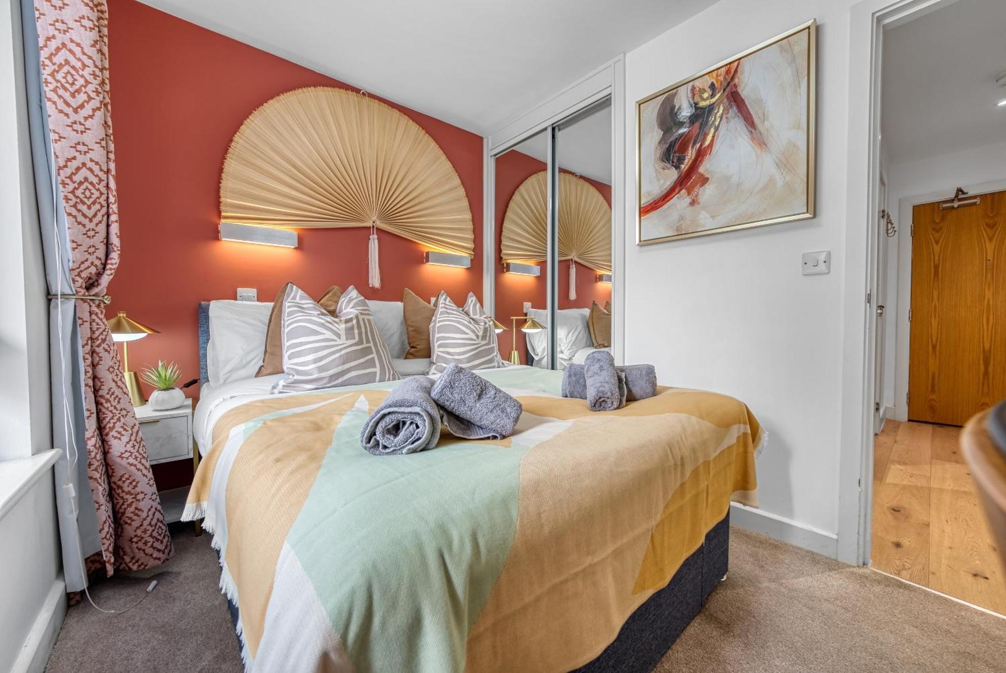 1 Bedroom Ocean Village Luxurious, Stylish & Cosy Apartment, Central Location In Southampton, Sleeps 4 - Summer Special Offer! - By Blue Puffin Stays ภายนอก รูปภาพ