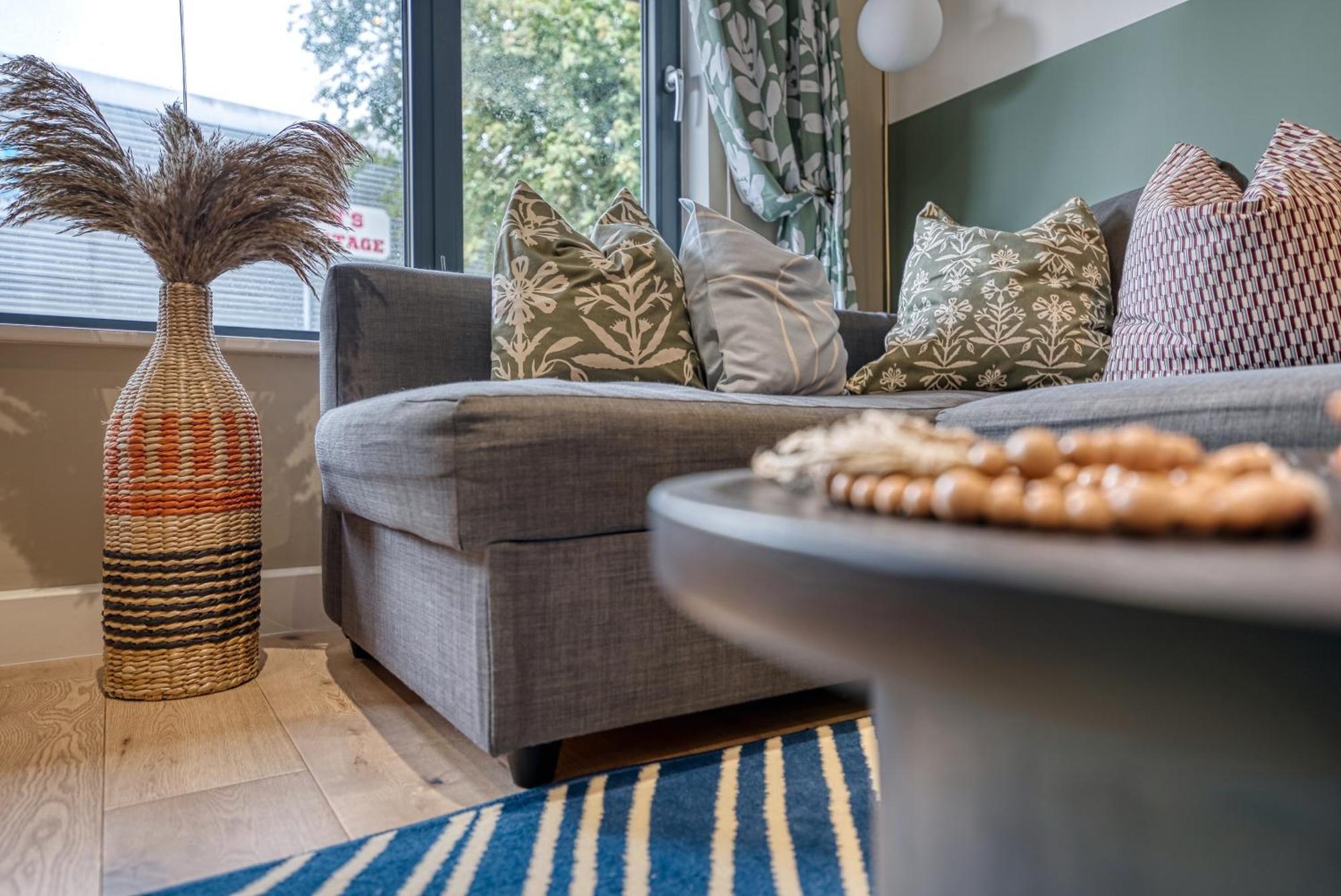 1 Bedroom Ocean Village Luxurious, Stylish & Cosy Apartment, Central Location In Southampton, Sleeps 4 - Summer Special Offer! - By Blue Puffin Stays ภายนอก รูปภาพ